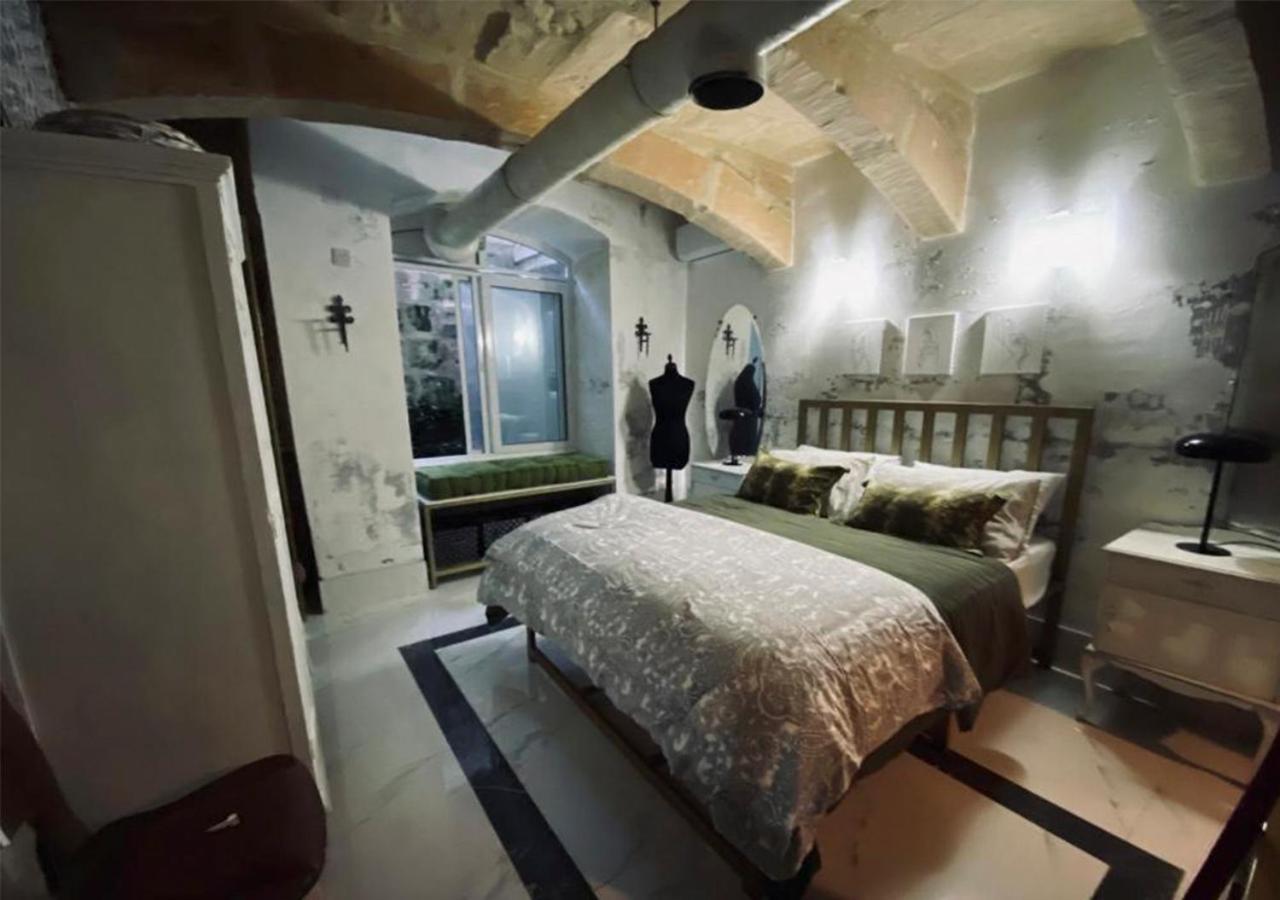 Charming Townhouse Prime Area Valletta Apartment Luaran gambar
