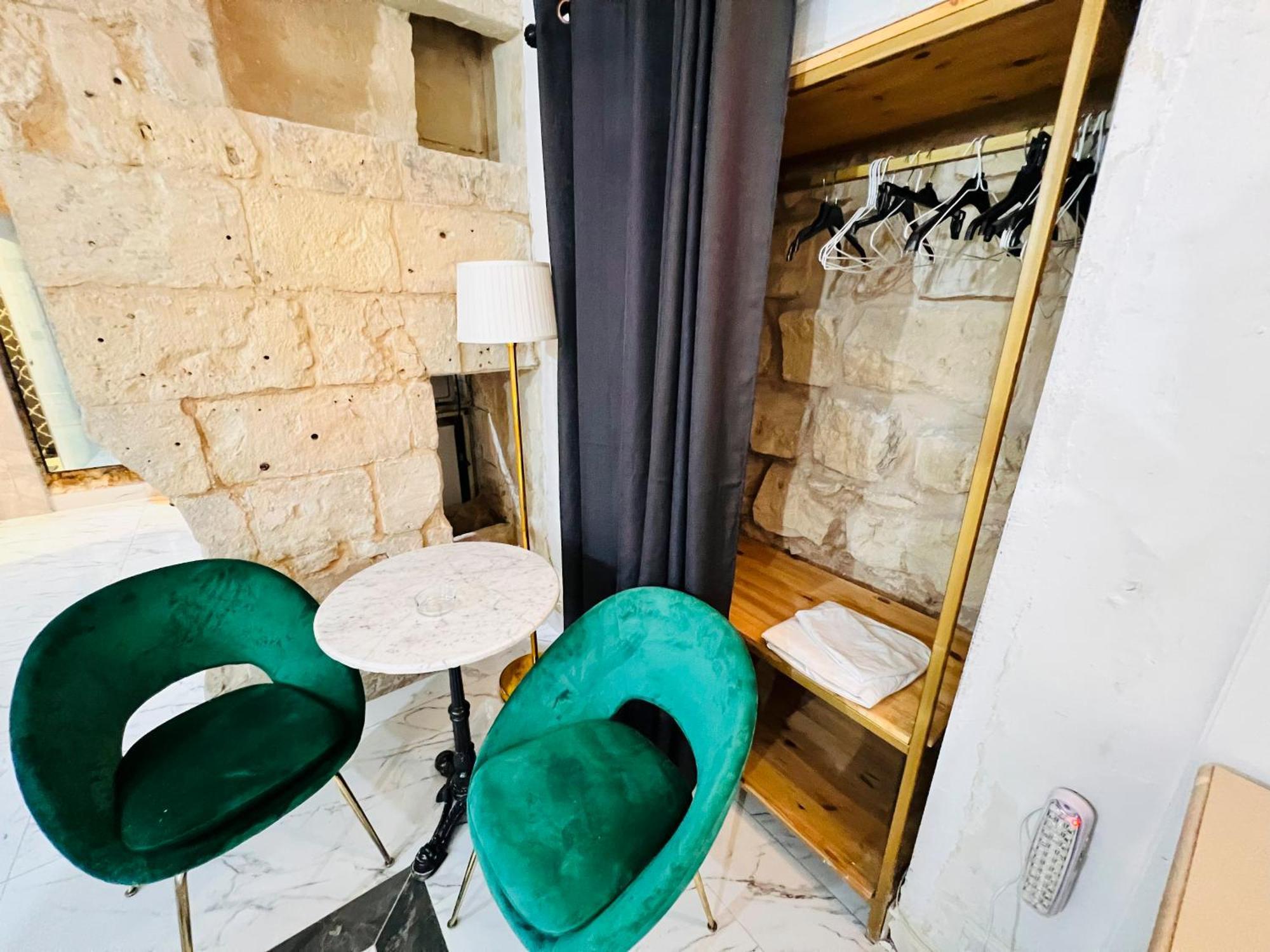 Charming Townhouse Prime Area Valletta Apartment Luaran gambar