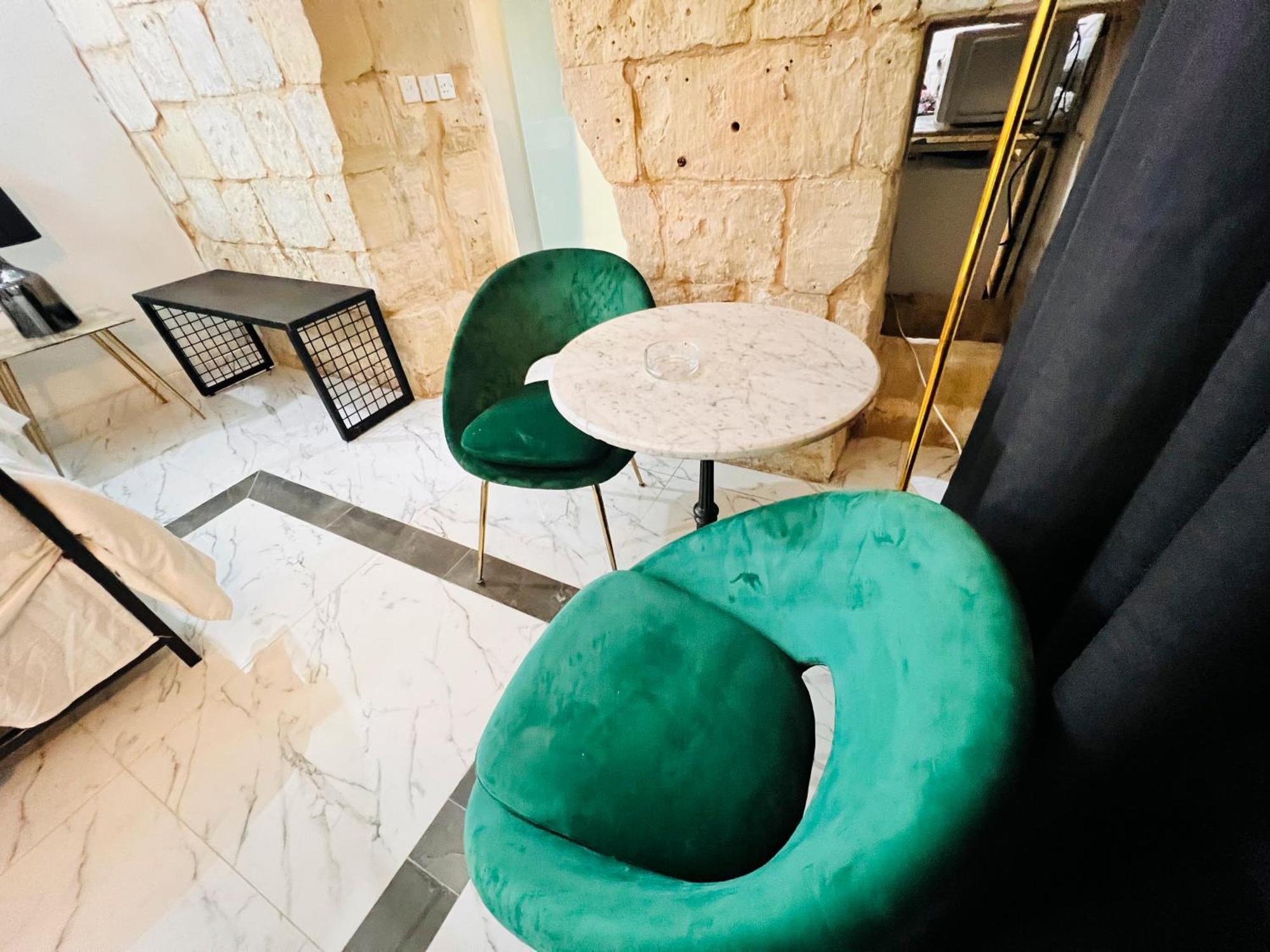Charming Townhouse Prime Area Valletta Apartment Luaran gambar
