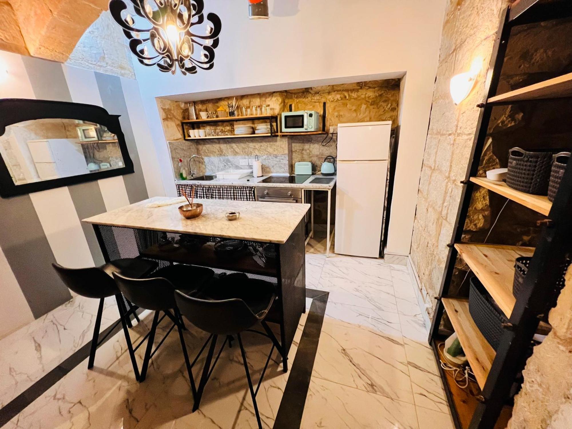 Charming Townhouse Prime Area Valletta Apartment Luaran gambar