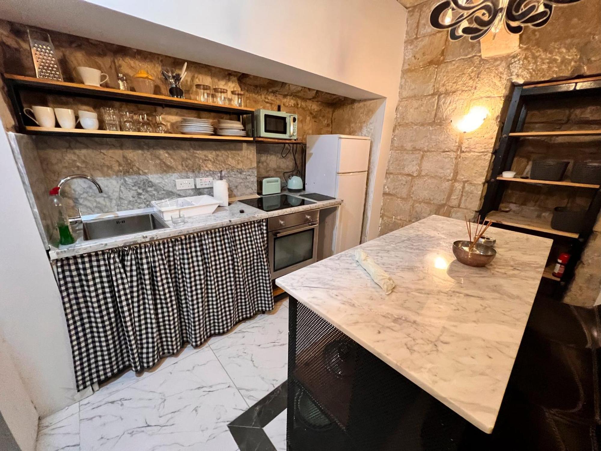 Charming Townhouse Prime Area Valletta Apartment Luaran gambar